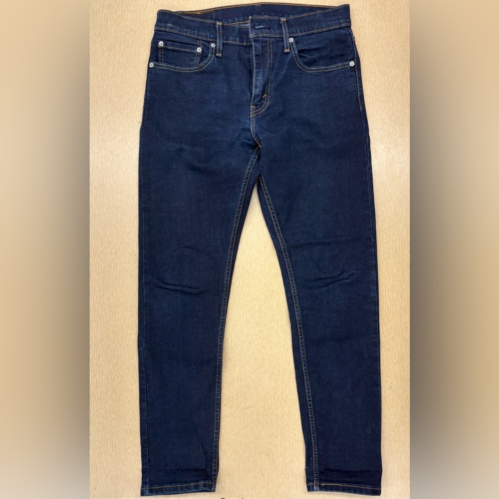 Levi’s 512 32x32 dark wash jeans